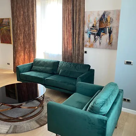 Premium With Garage Apartment