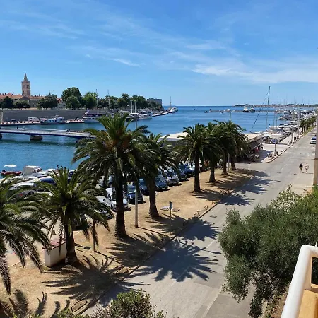 Premium With Garage Apartment *