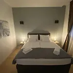 Premium With Garage Apartmán